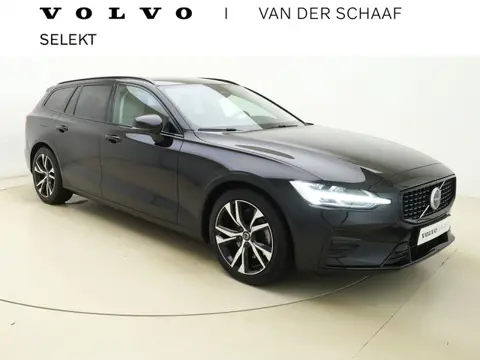Volvo V60 B4 Automaat Plus Dark / Standkachel / Stoel/- stuurverwarming / Keyles entry / Trekhaak / 