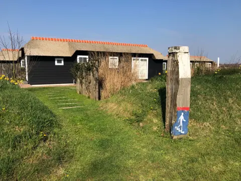 Chalet in boerderijstijl met een prachtige ligging en ruime tuin