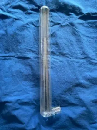 Glazenbuis met zijtuit