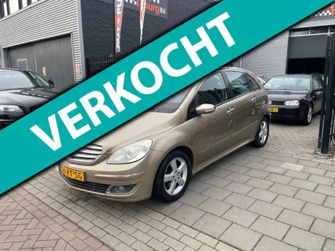 Mercedes-Benz B-klasse 200 Trekhaak Panoramadak NAP APK