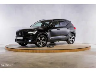 Volvo XC40 1.5 T5 Plug-in hybrid Ultimate Dark | Panorama dak | Zwenkbare trekhaak | Adaptieve cruis