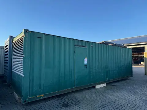 Cummins KTA 38 G2 1030 kVA Silent generatorset in 30 ft container ex noodstroom 208 hours
