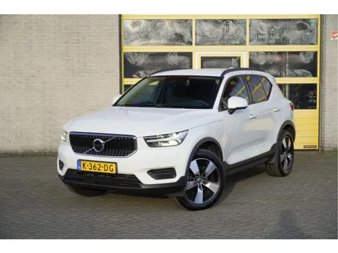 Volvo XC40 1.5 T2 Automaat! Momentum Core BJ2020 Lmv 19" | Led V+A | Pdc | Achteruitrijcamera | Appl