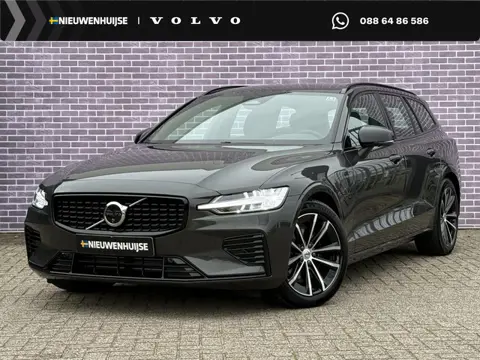 Volvo V60 2.0 T6 Plug-in hybrid AWD Plus Dark | 360° Camera | Stoel en stuurverwarming | Trekhaak | 