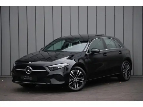 Mercedes-Benz A-Klasse 250e Business Solution | 218PK | Pano | Multibeam | Widescreen | Stoel/Stuurw
