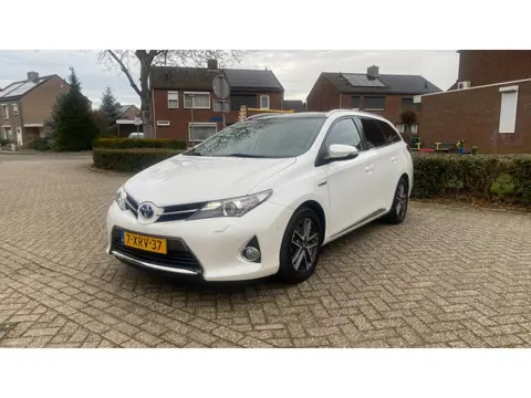 Toyota Auris Touring Sports 1.8 Hybrid Lease