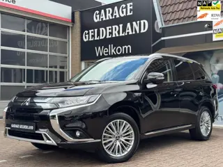 Mitsubishi Outlander 2.4 PHEV Intense+ | Volleder | Xenon | Camera | Cruise | Climate | Pdc | Isofix