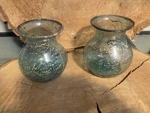 VAAS KLEIN VAASJE HELDER BLAUW MET ZILVER SPIKKELS 10 CM Nieuw