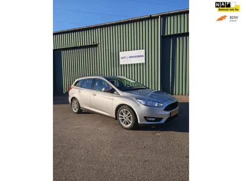 Ford Focus Wagon 1.0 Lease Edition - NIEUWE DISTRIBUTIERIEM - PARKEER CAMERA - GOED ONDERHOUDEN - LM