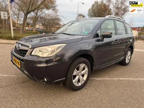 Subaru Forester 2.0 Luxury / automaat / airco / cruise.control / elek.pakket / camera / trekhaak / l