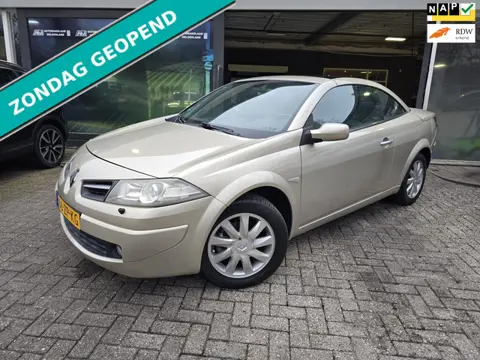 Renault Mégane Coupé-Cabriolet 1.6-16V Tech Line | NIEUWE APK | 12MND GARANTIE | LEDER | CRUISE | AI