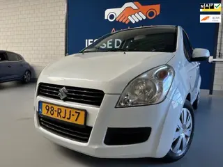 Suzuki Splash 1.0 Comfort,bj.2011,kleur:(parelmoer)wit,5 deurs,airco,APK tot 04/2026 en NAP met 1383