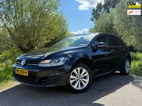 Volkswagen Golf 1.2 TSI 5DRS Connected Series Navi Ecc 110PK 2016BJ Stoelverwarming GOED ONDERHOUDEN