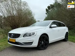 Volvo V60 2.4 D5 Twin Engine Special Edition Automaat / Leder / 18" Velgen / Navi / Clima / Stoelver