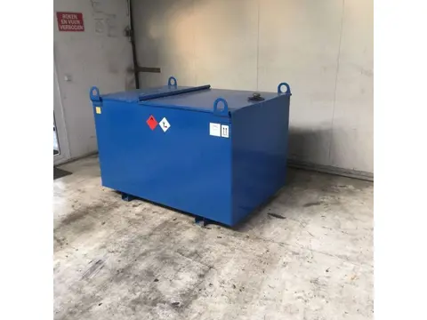 Kiwa IBC Elzinga Machinefabriek 1000 liter IBC Dieseltank met handpomp