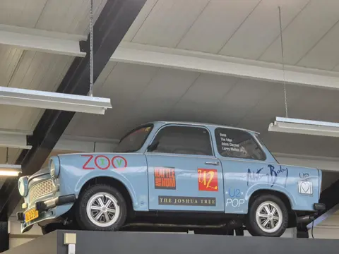 Trabant 601 Standaard U2 ACHTUNG BABY!