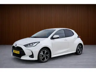 Toyota Yaris 1.5 Hybrid 115 First Edition Parelmoer-wit