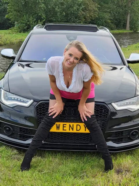 1 op 1 videochat Amsterdam? Wendy, 44 jaar!