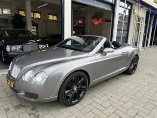 Bentley Continental GTC 6.0 W12 ORIGINEEL NL AUTO. NIEUWE VELGEN (10.000 EURO) AUTO VAN 1 EIGENAAR.