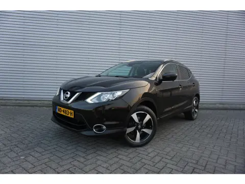 Nissan QASHQAI 1.2 N-Connecta Climate / Navi / Camera / Glazen dak / Parkeers. / Trekhaak / NAP