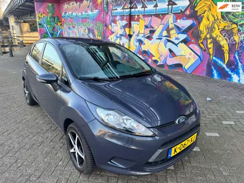 Ford Fiesta 1.25 Trend airco elektrische ramen sport velgen cv zeer leuke zuinige auto rijd heerlijk