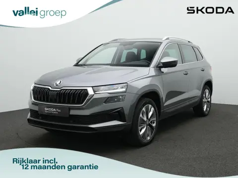 Skoda Karoq 1.5 TSI ACT 150 pk DSG Style | Trekhaak | Stuur-/stoelverwarming | Achteruitrijcamera | 