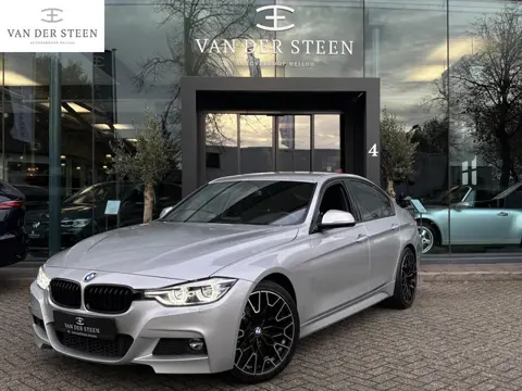 BMW 3-serie 320i M Sport | Alcantara Bekleding | Dealer Onderhouden