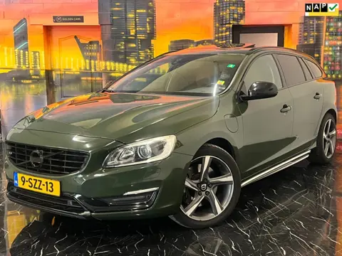 Volvo V60 2.4 D6 AWD Plug-In Hybrid Summum Pano|Stoelverw.