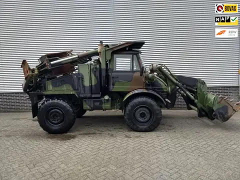 Mercedes-Benz Unimog FLU419