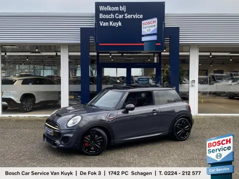Mini Mini 2.0 John Cooper Works Chili / NL Auto / 231 PK / JCW-sportuitlaat / Panorama-Dak / Full LE
