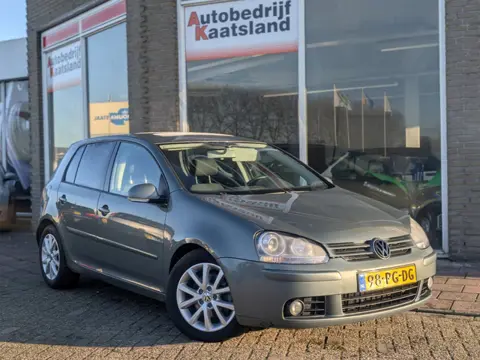 Volkswagen Golf 2.0 FSI Sportline - Clima - Cruise -