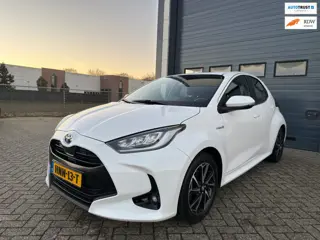 Toyota Yaris 1.5 Hybrid Dynamic Dealer onderhouden | CarPlay