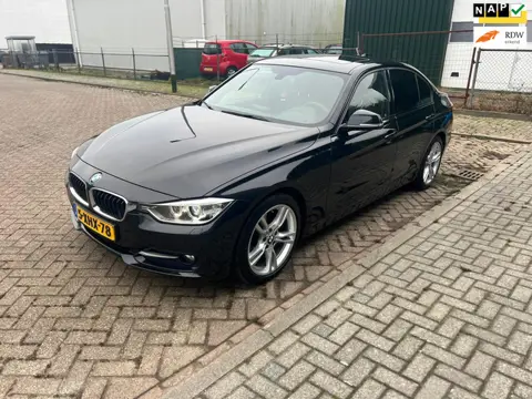 BMW 3-serie 316i High Executive M Sport Pakket Airco Navi Automaat Pano Pdc Achter Cruise Mist Lampe