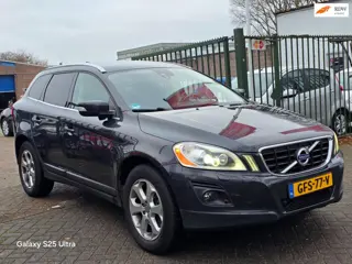 Volvo XC60 3.0 T6 AWD Momentum Automaat leerbekeleding stoelverwarming parkeer sensor trekhaak