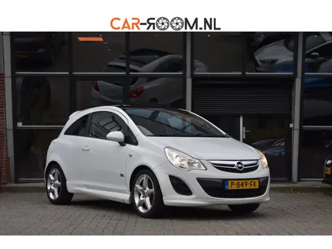 Opel Corsa 1.4 Turbo Cosmo Pano Airco OPC Line OLIE VERBRUIK LEES TEKST