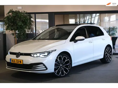 Volkswagen Golf 8 1.5 eTSI DSG Pano Led Navi ACC HUD CAM PDC Dodehoek Trekhaak