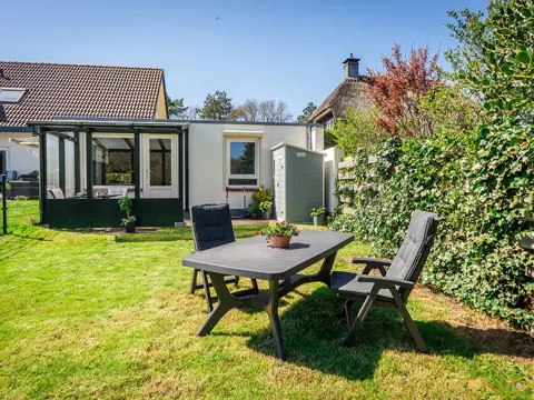 Vakantiehuis met eigen tuintje nabij bos en duinen