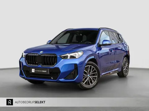 BMW X1 SDrive20i M-Sport | 360 | Head Up | Sfeer | Carplay | ACC | Dealer onderhouden | Elektr. acht