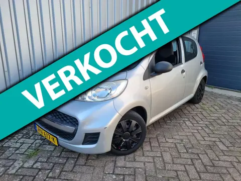 Peugeot 107 1.0-12V XR