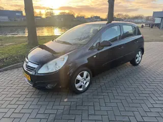 Opel Corsa 1.2-16V Essentia