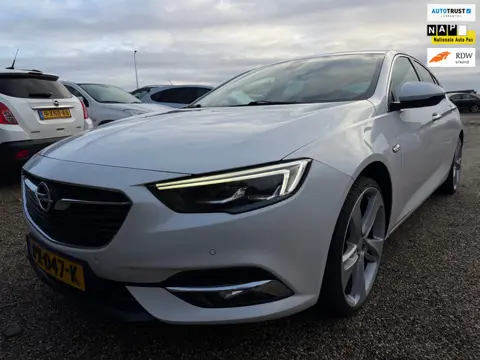 Opel Insignia Grand Sport 1.5 Turbo Innovation Leer Camera 20” Velgen Sportief Uitvoering