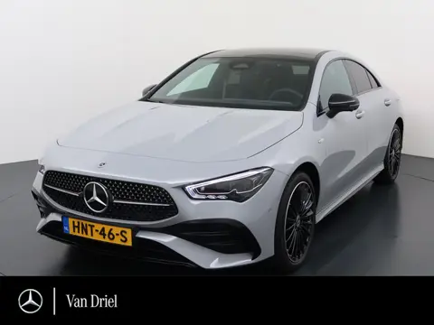 Mercedes-Benz CLA-Klasse 250 e AMG line | Alpinegrijs Pano HUD Memory 360 Camera