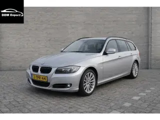 BMW 3 Serie Touring 318i Luxury Line motorschade (bj 2012)
