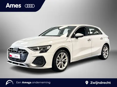 Audi A3 Sportback 35 150pk TFSI S edition Sportstoelen zwarte stof | Achteruitrijcamera | Stoelverwa