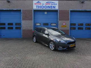Ford Focus Wagon 1.5 Titanium|nieuwjaarsactie €11000,-|cruise control|nieuwe distributie/waterpomp|i