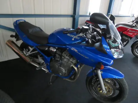 Suzuki Tour GSF 600 S Bandit|Nieuwjaarsactie €2500,-