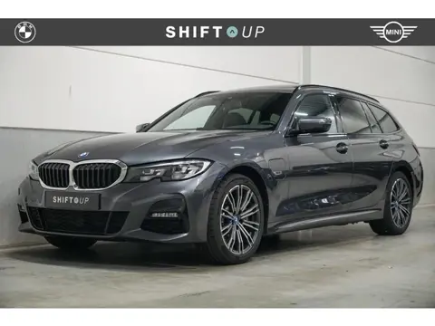 BMW 3-serie Touring 330e M-Sport | Panoramadak | Hifi | DAB