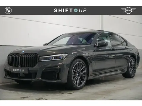 BMW 7-serie 745e M-Sport | Massage | Stoelventilatie | Individual leder | CoPilot