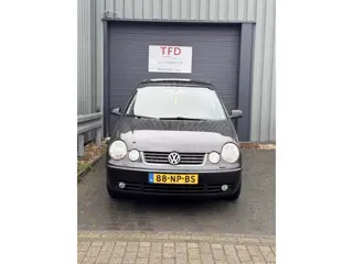 Volkswagen Polo 1.4-16V FSI Highline