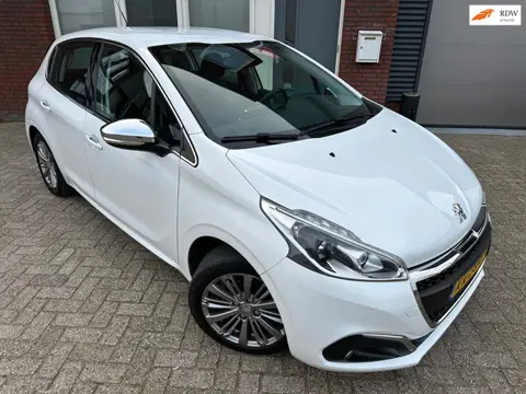Peugeot 208 1.2 PureTech Allure / Navi / PDC / Clima / Cruise / NAP